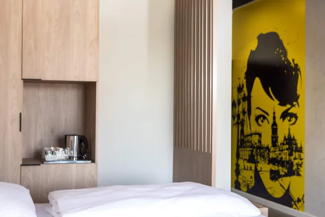 غرفة ثلاثية بسرير مزدوج وسرير فردي، Ibis Styles Dresden Neustadt 3/4