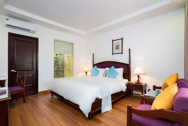 غرفة سوبيريور بسرير كوين بإطلالة على المسبح، Hoang Ngoc Beach Resort 3/4