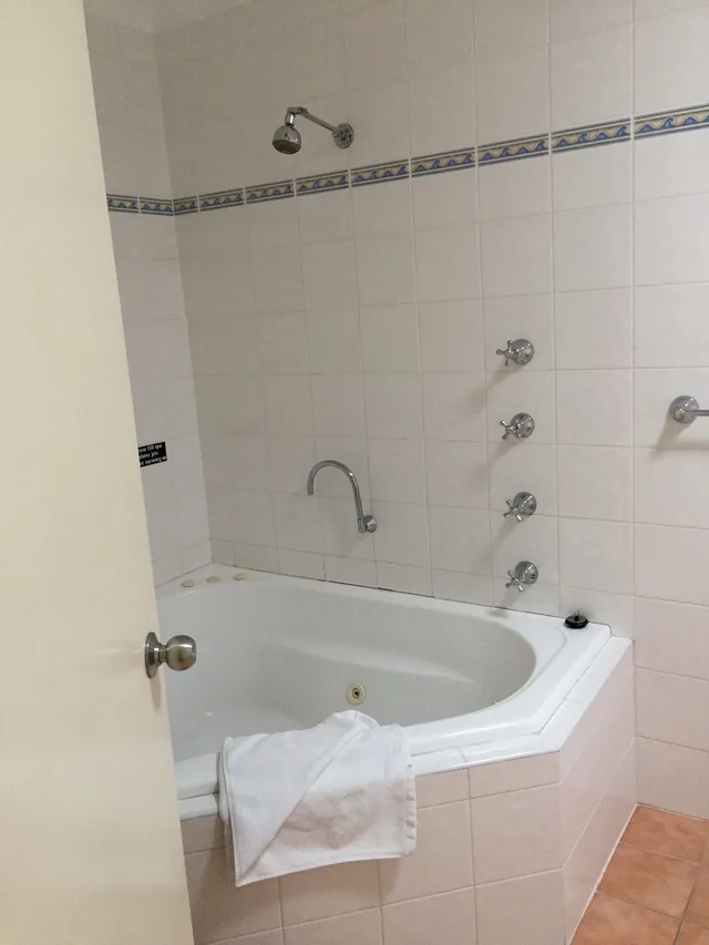 2 Bedrooms, Spa, Apartment, King and Twin Beds، Peninsula Nelson Bay 3/3