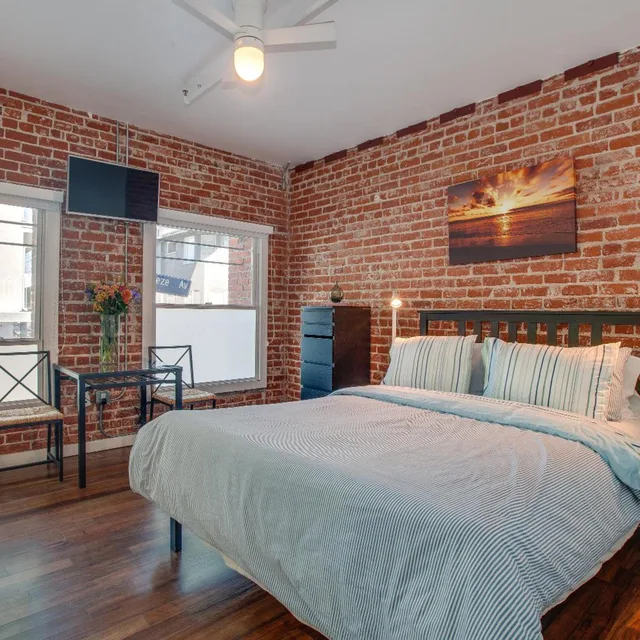 Studio, Suite, Street View، Venice Breeze Suites 2/3