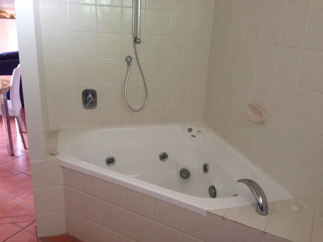 Spa, Studio, Suite, King Bed, Marina View, Top Floor، at Boathaven Bay Holiday Apartments 8/8