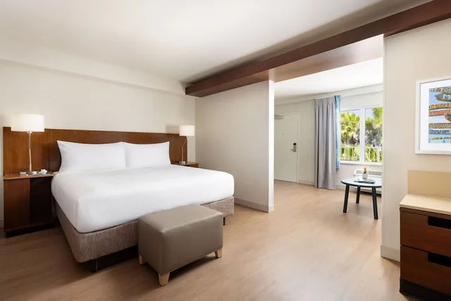 جناح سوبيريور بسرير كينج مع أريكة، Fairfield Inn Suites Key West At the Keys Collection 2/6