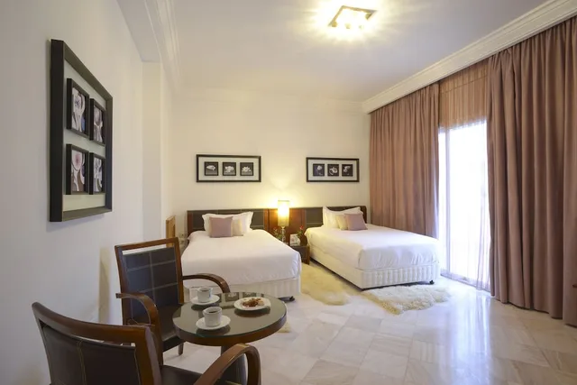 Standard, Queen Bed, The Penthouse Appart Hotel 1/7