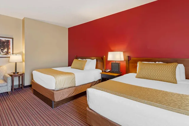 Room, 2 Queen Beds, Pet Friendly, Accessible, Best Western Plus Dutch Haus Inn And Suites 1/3