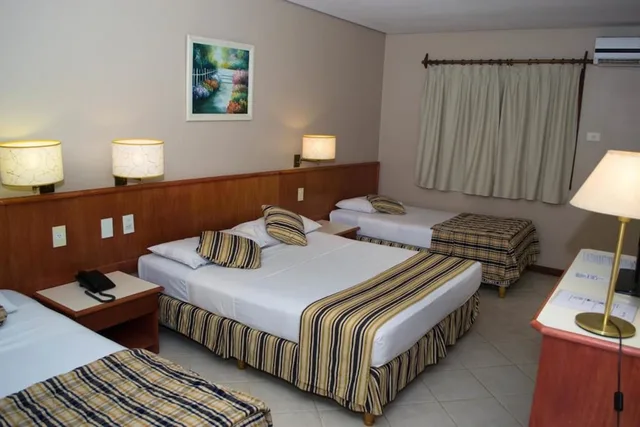 غرفة عائلية رباعية بسرير مزدوج وسريرين منفصلين، Marcopolo Suites Iguazu 2/10