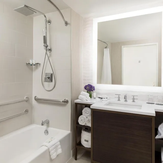 غرفة ديلوكس بسريرين كوين بإطلالة على المدينة، The Westin New Orleans 7/10