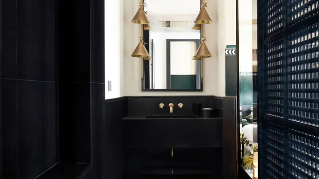 Garden Suite, Queen Bed، Monsieur George-Champs Elysees 3/4