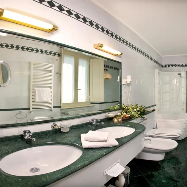جناح ديلوكس، Grand Hotel Vittoria 1/3