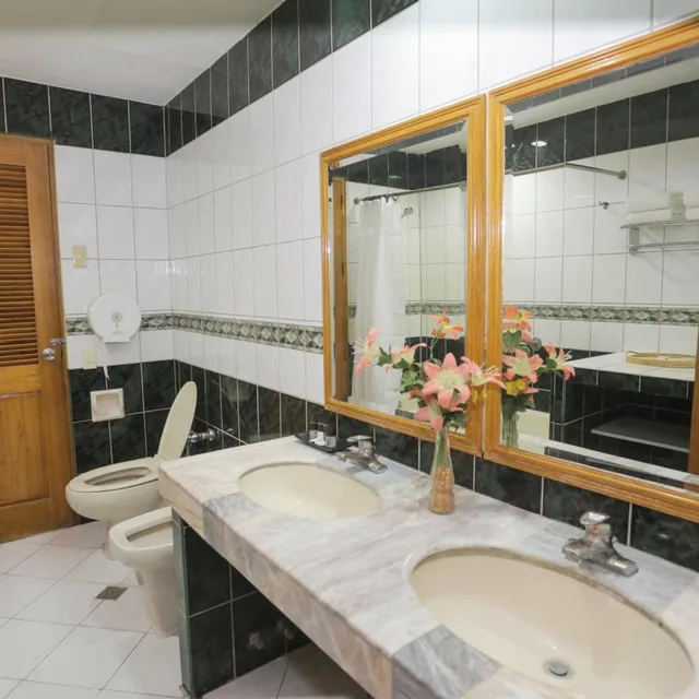 Suite, Holiday Plaza Hotel 10/10