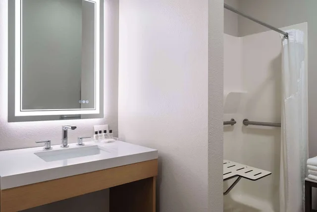 غرفة بسريرين كوين لذوي الإعاقة، Wyndham Garden Otsego-Minneapolis 6/7