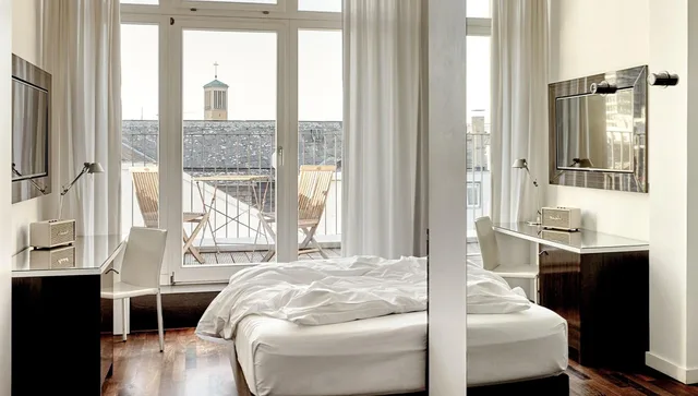 غرفة مفردة بشرفة، The Pure Hotel 2/6