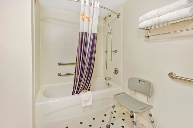غرفة ديلوكس بسرير كينج، La Quinta Inn & Suites by Wyndham Albuquerque West 8/8