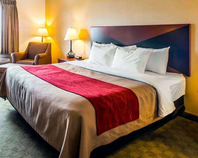 غرفة بسرير كينج، Comfort Inn & Suites Greenville I-70 3/6
