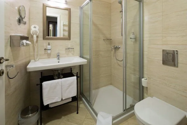 غرفة ديلوكس بسرير مزدوج، Barokk Hotel Promenad Gyor 5/5