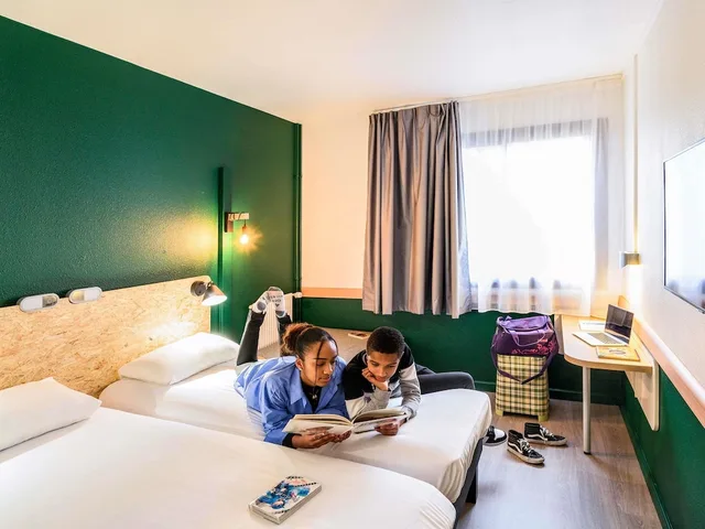 غرفة كلاسيكية بسريرين منفصلين، Greet Hotel Evreux Centre 3/6