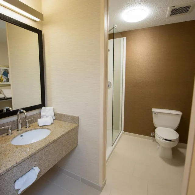 غرفة بسريرين كوين مع أريكة، Fairfield Inn Suites By Marriott Burlington 4/4