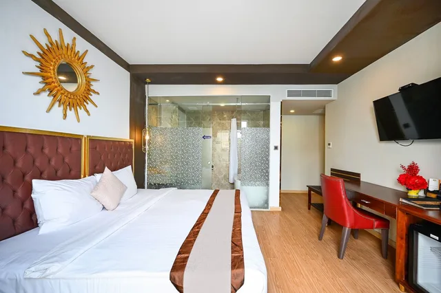 Signature, Double Bed, City View, Cicilia Saigon Hotels and Spa 2/10