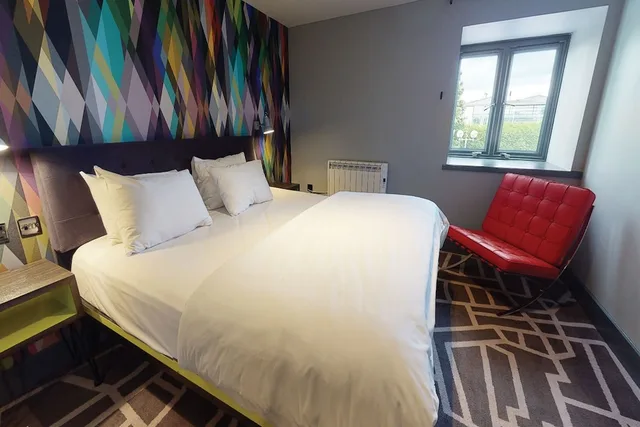 Club, Double Bed, Pool Access، Village Hotel Warrington 6/10