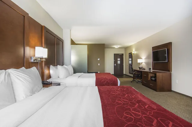 جناح بسريرين كوين مع أريكة، Comfort Suites Regina 1/5
