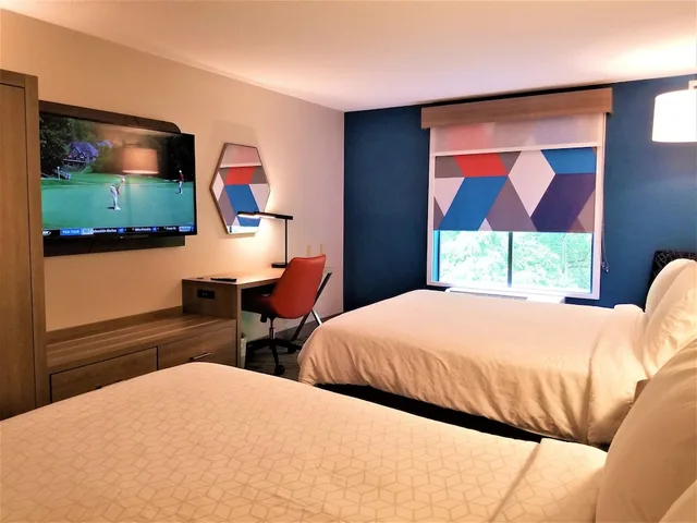 غرفة قياسية بسريرين كوين، Holiday Inn Express Apex Raleigh 1/4