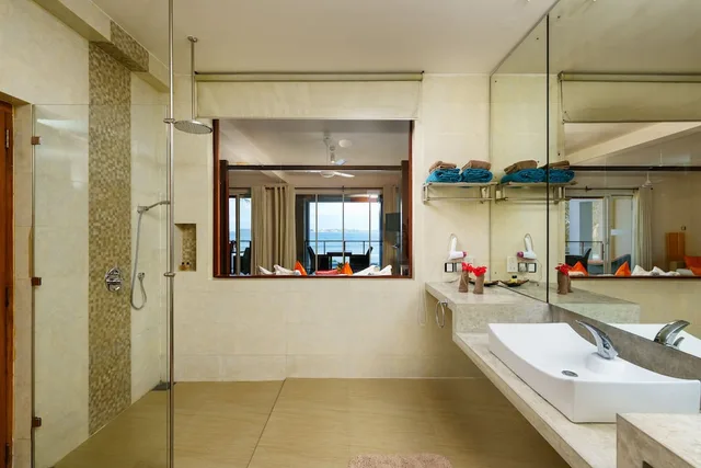 Deluxe, Sea View, Hot Tub, Coco Bay Unawatuna 6/7
