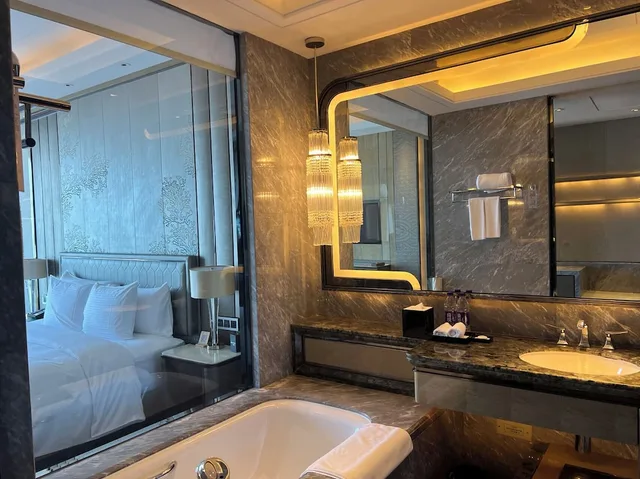 Superior, King Bed, City View, Pullman Yantai Center 9/10