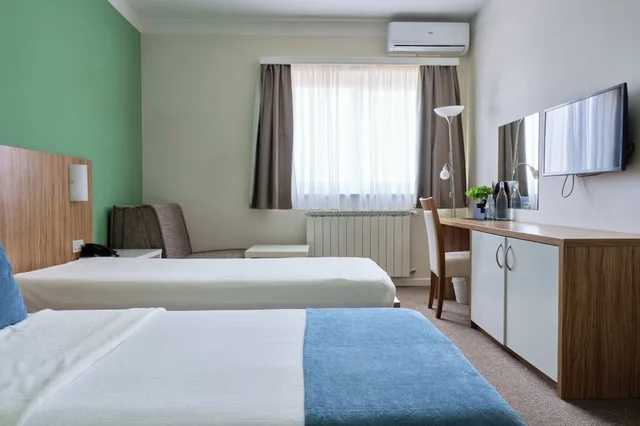 غرفة كومفورت مفردة بسرير فردي، Hotel Phoenix Velika Gorica 1/5