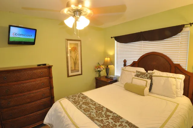 Preferred, Suite, Queen Bed, Sofa، Tropical Beach Resorts 4/10