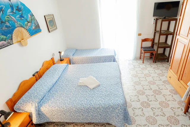 Standard, Triple, 1 Queen and 1 Single Bed, Casa Adolfo Ischia 1/2