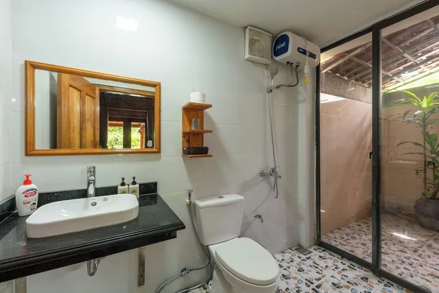 Traditional, Triple, 1 King and 1 Single Beds, Pool View, Ninh Binh Family Homestay 2/4