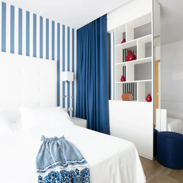 غرفة رباعية، Hotel Fedora 7/10