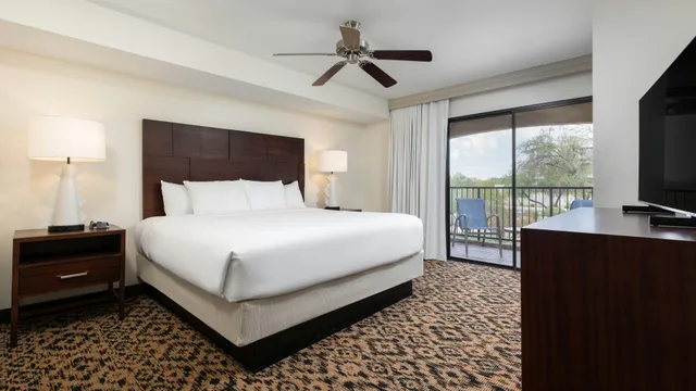 فيلا بسريرين مزدوجين وسرير كينج بغرفتي نوم، Holiday Inn Club Vacations Scottsdale Resort 1/3
