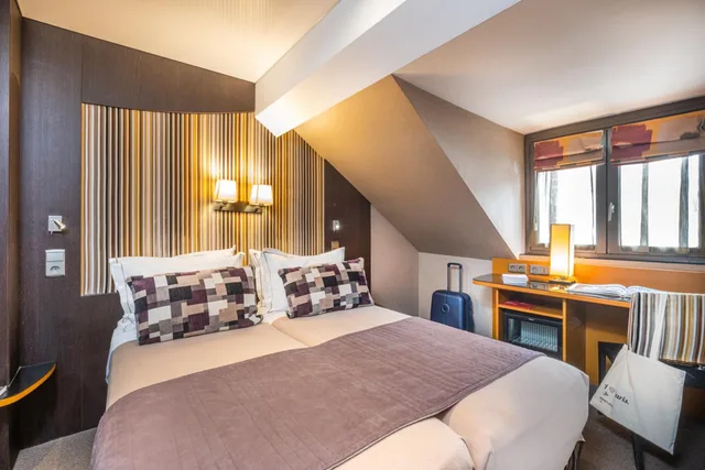 غرفة متصلة بسرير كوين وسريرين منفصلين، Hotel the Originals Du Vieux Saule Paris Le Maraism Ex Hotel Du Vieux Saule 1/1
