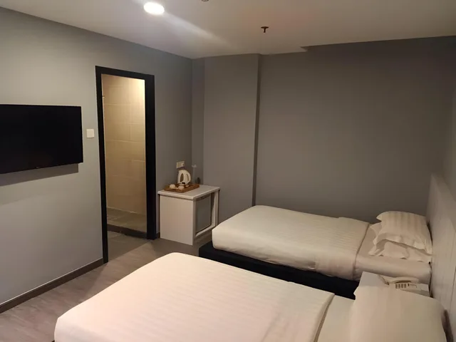 Deluxe, Twin Beds, No Window، Kinabalu Daya Hotel 1/2