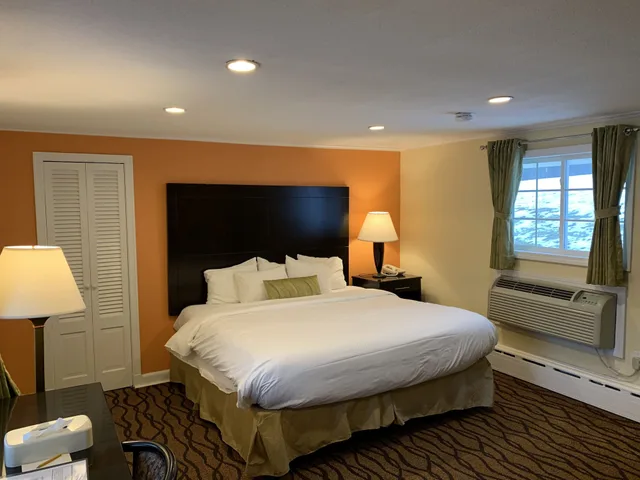 غرفة قياسية بسرير كينج، Four Winds Country Motel 2/4