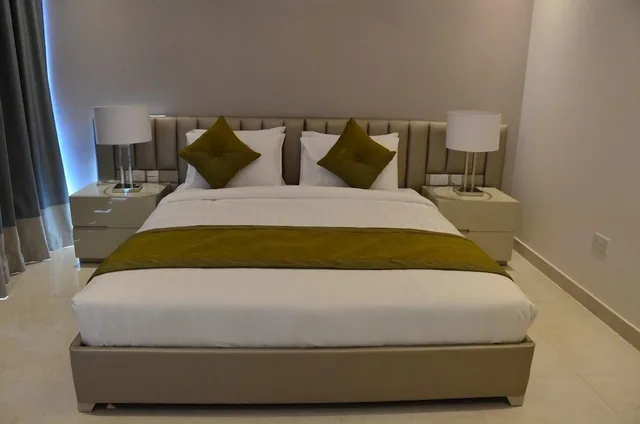 1 Bedroom, Classic, Queen Bed, The Lodge Suites 1/2
