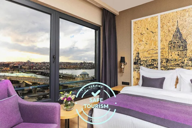 Room, Triple, 3 Beds, The Halich Hotel Istanbul Karakoy 2/2