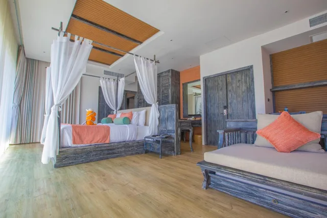 جناح عائلي بسرير كينج وسرير بطابقين بإطلالة على المسبح بجاكوزي، Ananya Lipe Resort 3/3