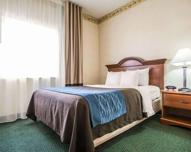 جناح بسرير كوين مع أريكة، Candlewood Suites Dixon by IHG 2/2
