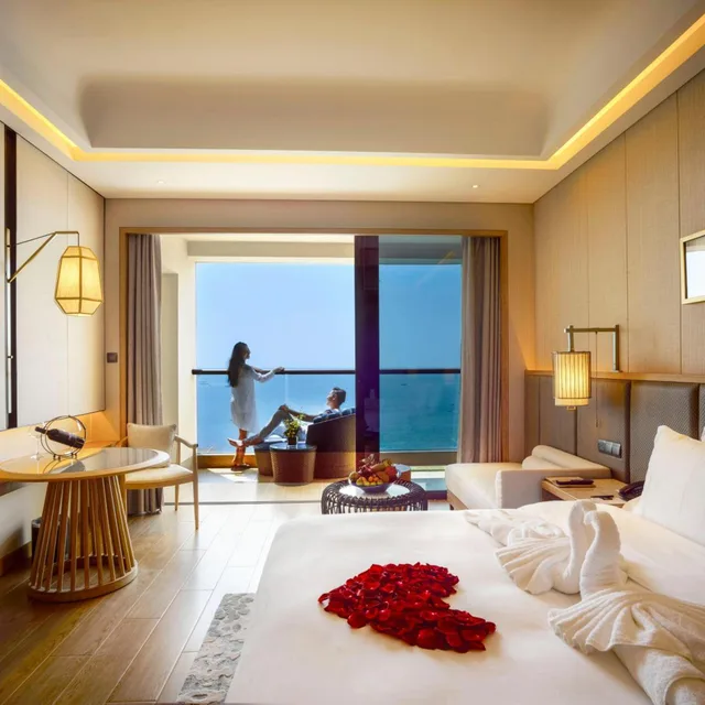 غرفة تنفيذية بسرير كينج بإطلالة على البحر، HARMAN HOTEL SANYA 2/6