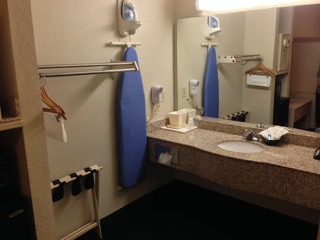 غرفة قياسية بسريرين كوين للمدخنين، Best Western Magnolia 7/8