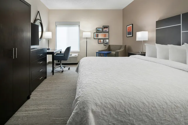 غرفة قياسية بسرير كينج، Hampton Inn Loveland 2/3