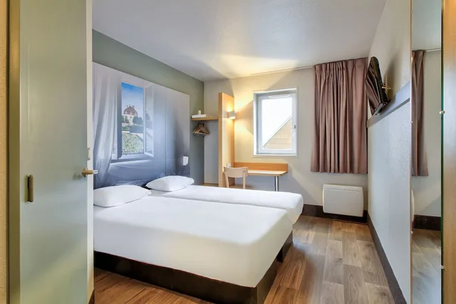 غرفة بسريرين منفصلين، B&B HOTEL Beaune Sud 2 3/5