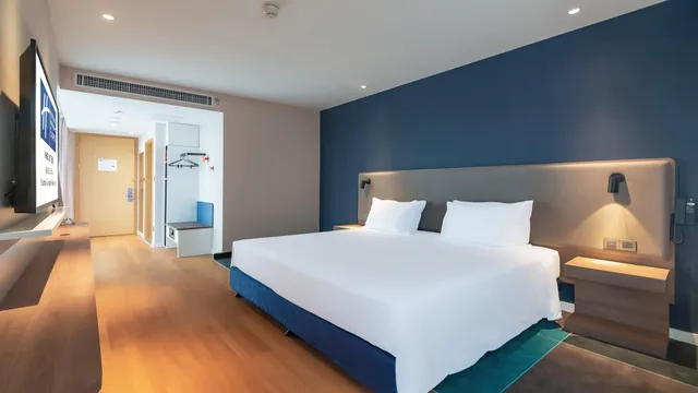 Room, King Bed, Holiday Inn Express Nanjing Jiangbei Yushan 3/9