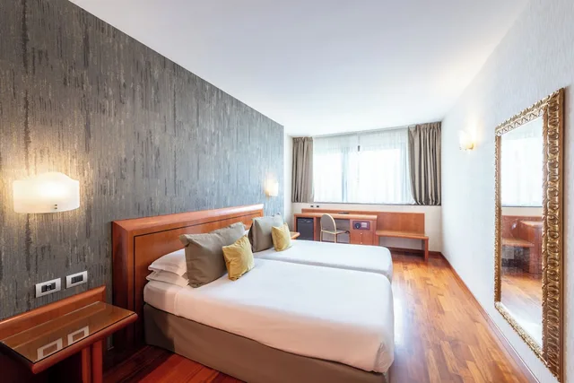 Superior, Double or Twin Bed, Hotel Palace Verona 5/10