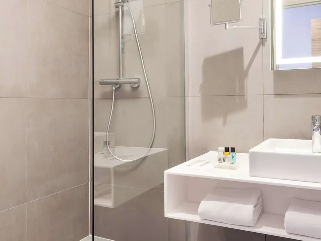 غرفة كلاسيكية بسرير مزدوج مع أريكة، Novotel Tours Centre Gare 8/9