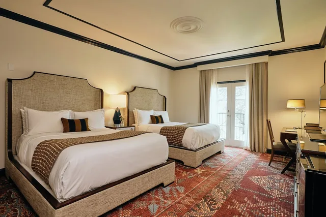 Premier, 2 Queen Beds, The Oliver Hotel of Oxford 2/5