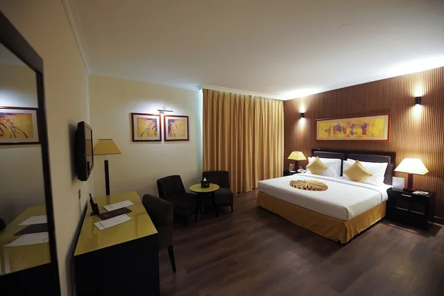 غرفة سوبيريور بسرير كينج للمدخنين، Villaggio Hotel and Resort Abu Dhabi 1/5