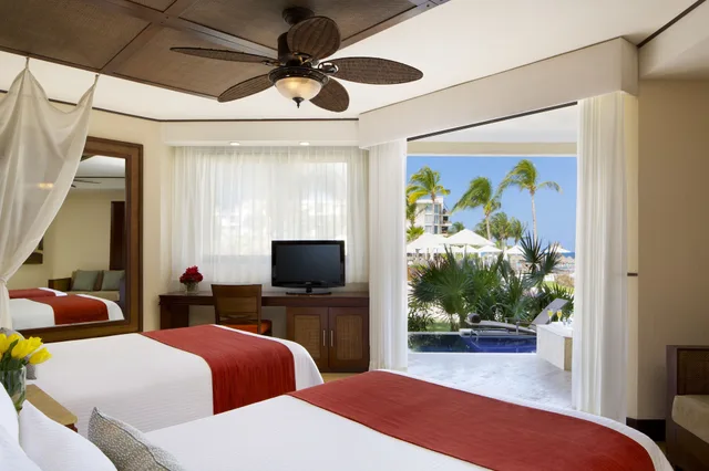 Preferred Club, 2 Double Beds, Ocean View، Dreams Riviera Cancun 2/4