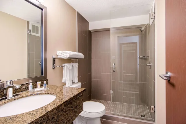 غرفة قياسية بسرير كوين، Comfort Inn & Suites Medicine Hat Shopping Centre 5/5